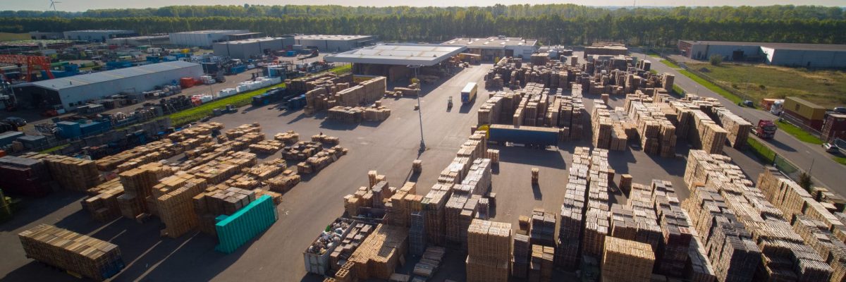 Terrein bovenaf Palletcentrale Moerdijk