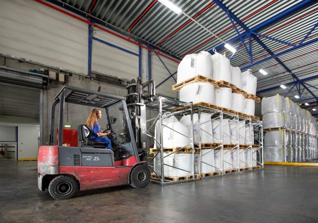 Bigbags op pallets gestapeld in Maxxrack