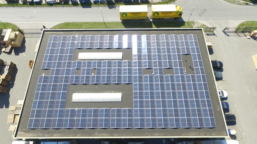 Zonnepanelen palletcentrale middenmeer