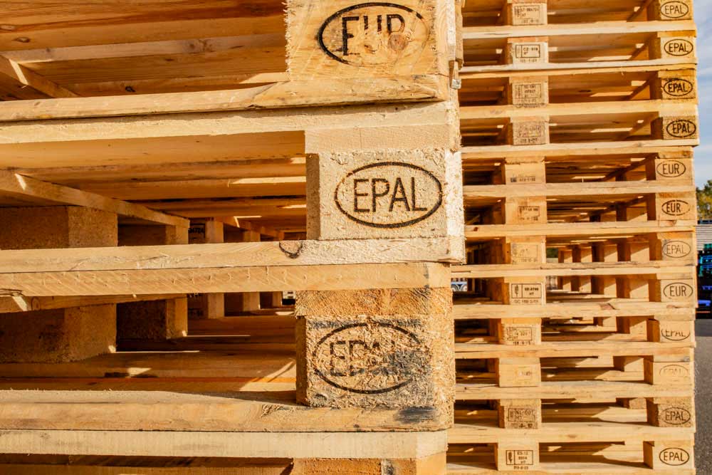 Europallets op stapel -palletdeal