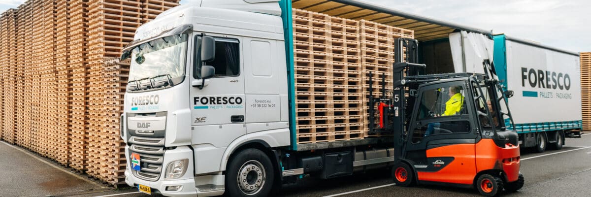 Foresco vrachtwagen met pallets