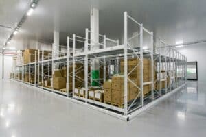pallet stellingen in warenhuis