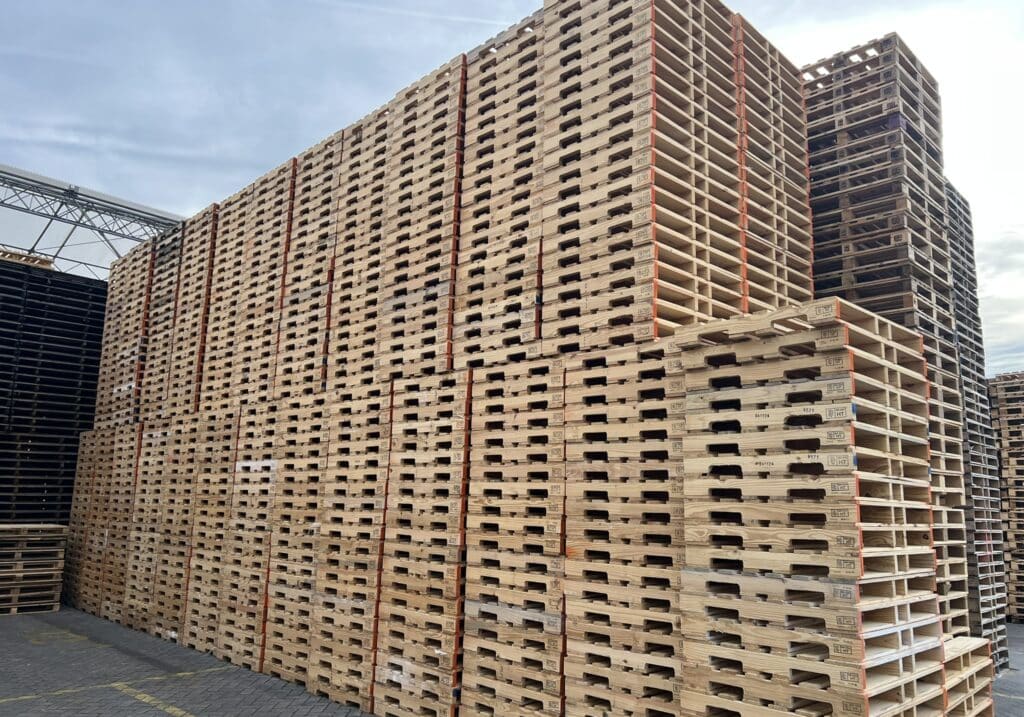 WEB-STAB-045 - Balkpallet zwaar 97x117cm, gebruikt