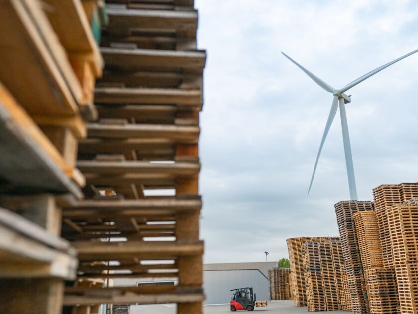 foresco pallets opgestapeld